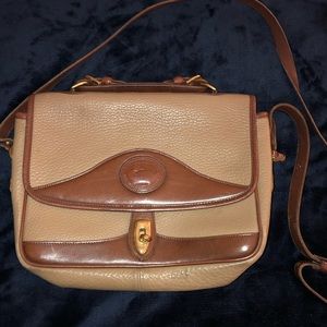 SALE!! VNTG Dooney and Bourke Messenger bag